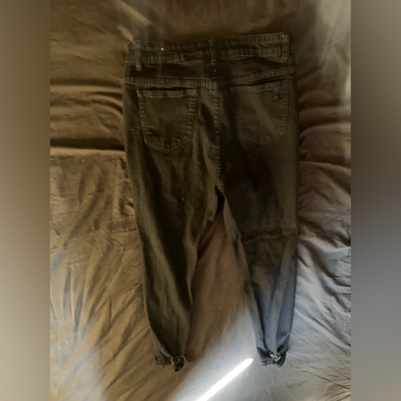 ripped jeans - Picture 1 of 2